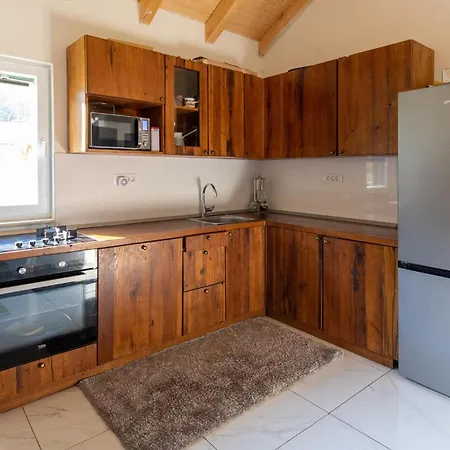 Gorgeous In * Metković