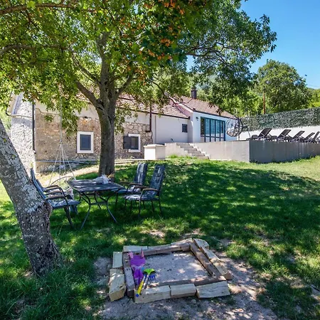 Gorgeous In 펜션 Metković