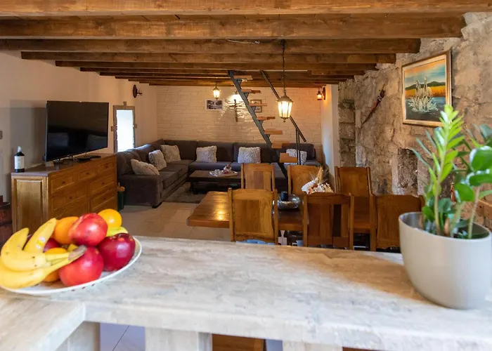 Gorgeous In Nyaraló Metković