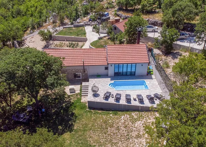 Gorgeous In Nyaraló