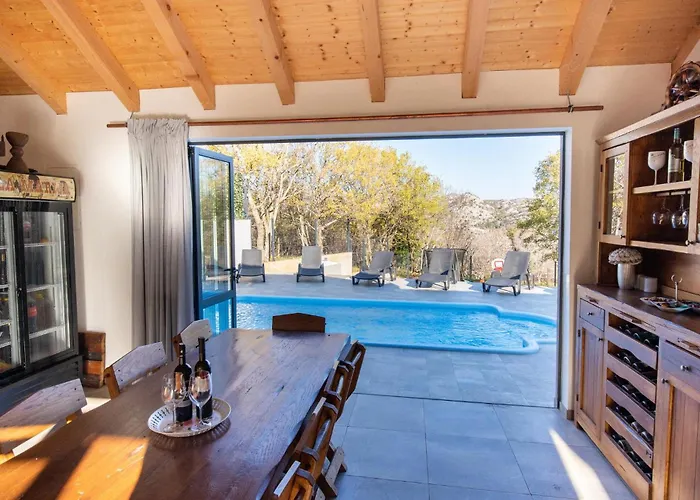 Gorgeous In * Metković